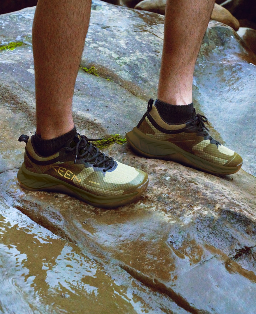 Men's Versacore Waterproof Shoe | Dark Olive/Antique Moss - Image 9